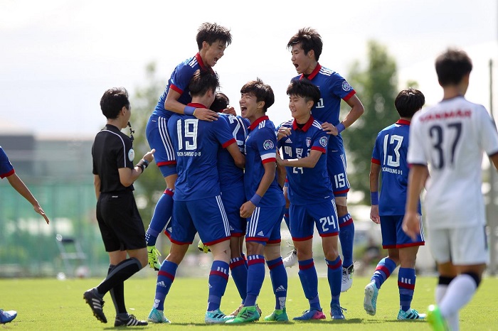 세레소 오사카 U-17를 이긴 후 환호하는 매탄고 선수들. <제공=한국프로축구연맹>