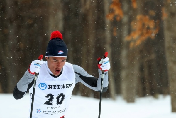 김마그너스가 '2017 삿포로 동계 아시안게임' 크로스컨트리 남자 10km 클래식에서 경주하는 모습. <출처=연합뉴스>