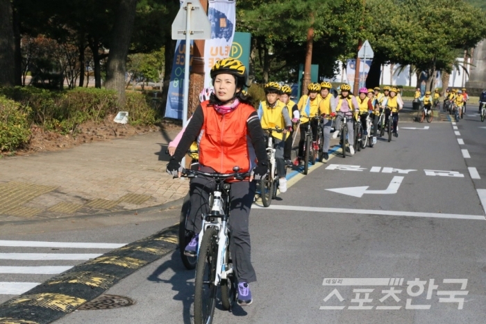 자전거 하이킹에 나선 애월초등학교