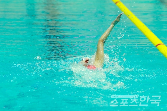 5일, 여자 배영 200m 결승전에서 임다솔 선수의 역영 모습 <사진=데일리스포츠한국 DB>