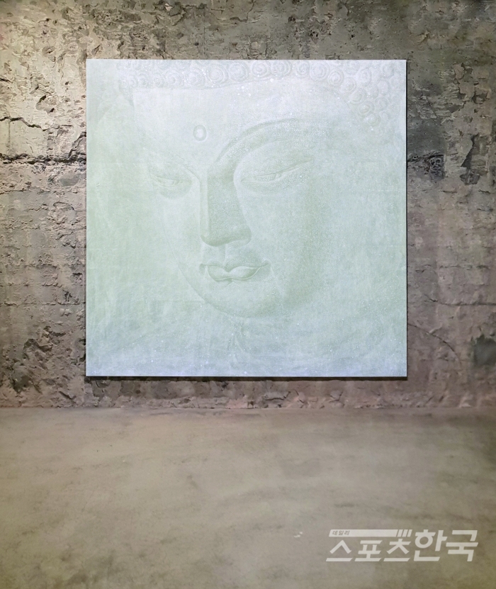 ZEN(禪) - 백법(白法)석굴암본존불 장지에 은분, 호분 185×185cm 2018