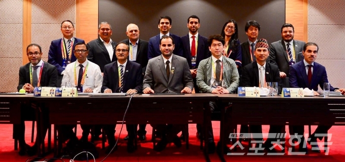 2019 말레이시아 체육기자연맹 총회에 참석한 회장단과 집행위원 (사진 = 한국체육기자연맹 제공)