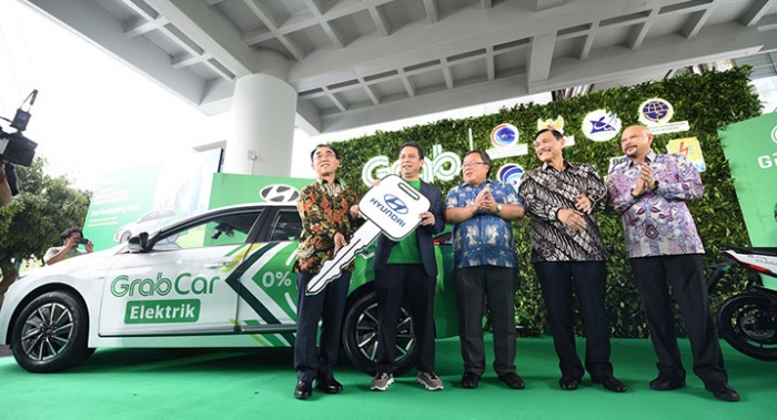 현대자동차는 인도네시아에 아이오닉 일렉트릭을 출시하고, 전기차 기반의 인도네시아 공유경제 시장에 본격 뛰어든다고 밝혔다.