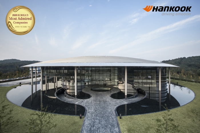 한국타이어앤테크놀로지㈜가 KMAC가 주관한 ‘한국에서 가장 존경받는 기업’ 조사에서 11년 연속으로 타이어 산업 부문 1위에 선정됐다.
