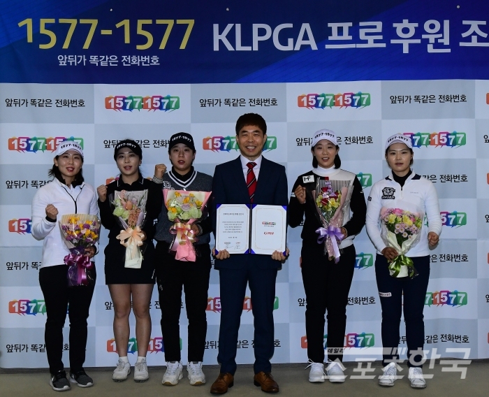 (왼쪽부터) 양호정,홍주영,박시우,김동근대표,임진희,차민정 (사진 = 코리아드라이브 제공)