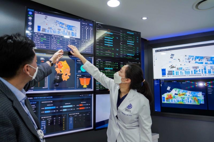 ‘Keemi’의 관제 화면으로 용인세브란스병원의 RTLS와 연계해 병원 관계자가 실시간으로 로봇의 위치를 파악하는 모습.