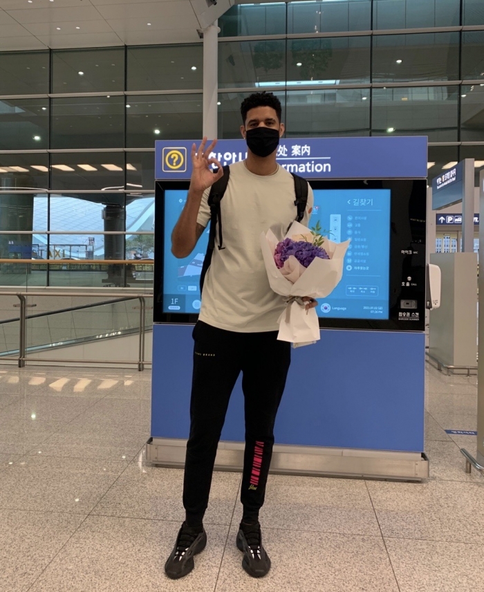 OK금융그룹 외국인 선수 레오가 지난 2일 인천국제공항을 통해 입국했다. (사진=OK금융그룹)