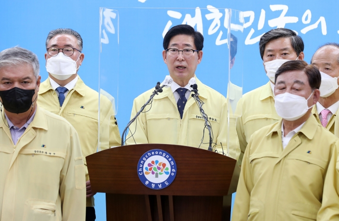 양승조 충남지사가 기자회견을 열고 “정부 상생국민지원금 지원 대상에서 제외된 도민들에게도 재난지원금을 지급키로 결정했다”고 밝혔다.
