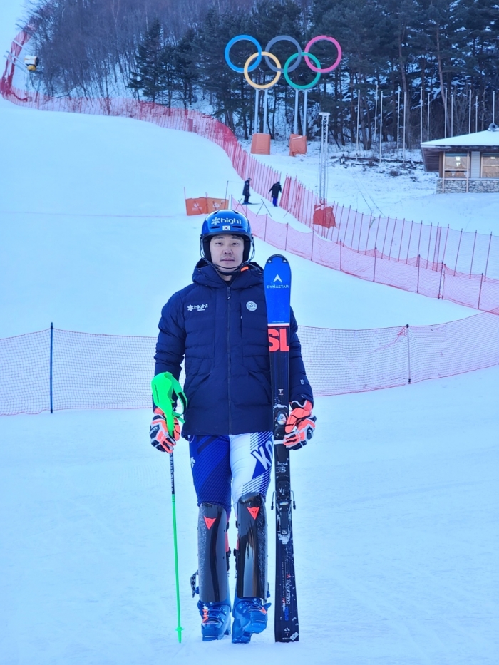 (사진=2022 베이징 동계 올림픽에 출전할 한국 스키 알파인 국가대표로 선발된 정동현 / 미국동부한인스키협회)