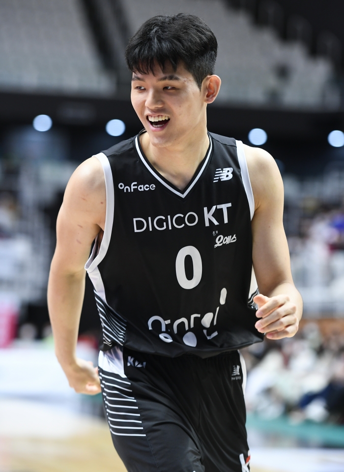 “신인상은 우리 윤기” 형들은 '하윤기 신인상 만들기'에 한창