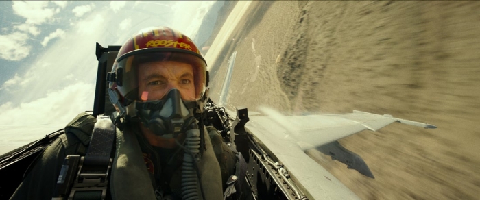 영화 '탑건: 매버릭'의 항공 액션 장면. 위쪽부터 톰 크루즈, 마일즈 텔러. (사진=롯데엔터테인먼트 제공)