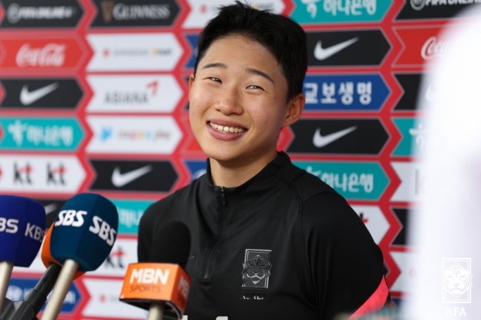 (사진=오는 9월 3일 자메이카와 평가전을 앞두고 생애 처음으로 A대표팀에 소집된 천가람이 기자들의 질문에 답하고 있다. / 대한축구협회)