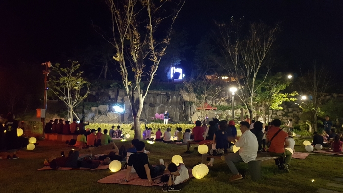 강진문화관광재단이 진행하는 강진 나이트드림' 모습