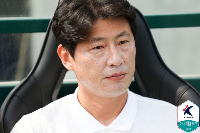 충남아산과 재계약한 박동혁 감독 (사진=한국프로축구연맹)