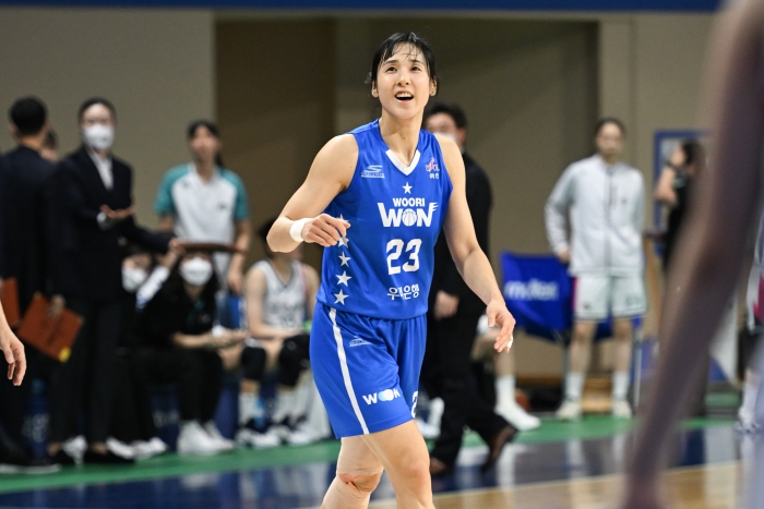 (사진=아산 우리은행의 김단비가 2022-2023시즌 여자프로농구 4라운드 MVP에 선정됐다. / WKBL)