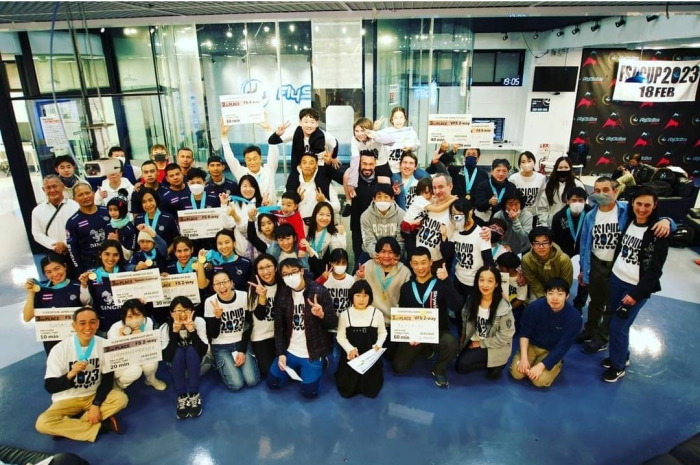 (사진=일본 고기가야시에 위치한 플라이스테이션 재팬에서 열린 FSJ 컵 참가자 단체사진 / 한국ICT융합협회)