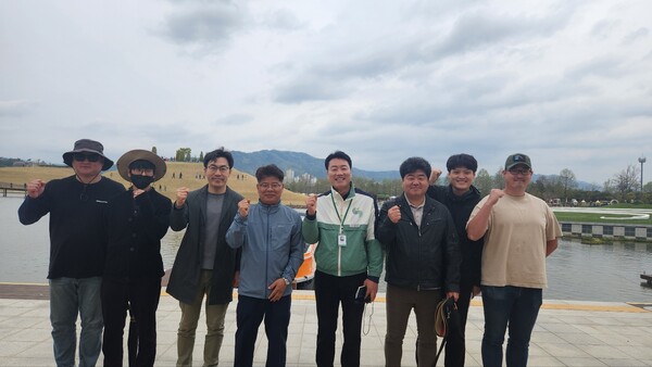 서울대공원 김재용원장(왼쪽 4번째)을 비롯한 종사자들이 2023순천정원박람회를 방문했다.