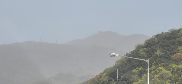 4월12일 무등산 미세먼지 자료사진[데일리스포츠한국DB]