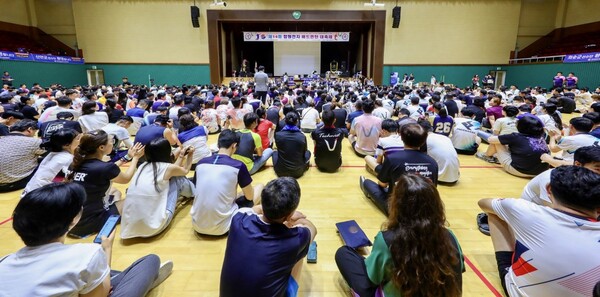 함평체육회가 지난 8일~9일 주최 주관한 제 14회 함평천지배드민턴 대축제가 성황 속에 마무리 됐다.