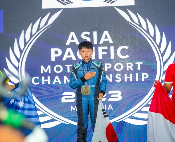 (사진=김민재가 아시아 퍼시픽 모터스포츠 챔피언십에서 KART Sprint Race Cadet Class 종목 금메달을 획득했다. / 김성현 제공)