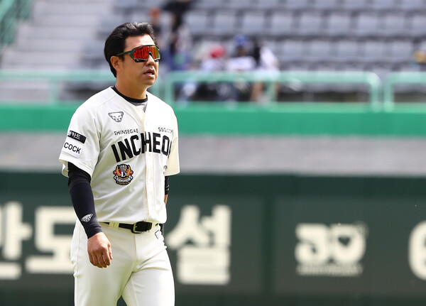 김강민 2023년 프로야구 경력 관련 사진