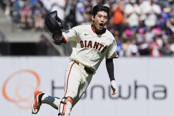 9회말 적시타 <b>이정후</b>, MLB 첫 끝내기 안타 팀 승리 견인