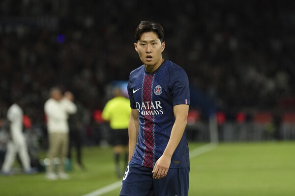 <b>PSG 잔류</b>냐, 이적이냐… <b>이강인</b>, 거취 두고 '미궁 속'