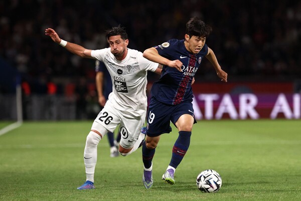 10대 유망주에게도 밀리는 <b>이강인</b>, PSG 잔류가 악수였다