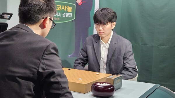 <b>신진서</b> 반격에 성공, <b>쏘팔코사놀</b> 초대 챔피언 결정전 최종국으로!
