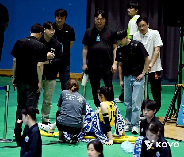 GS칼텍스, <b>양효진 부상</b> 이탈한 <b>현대건설</b> 꺾고 컵대회 조 1위 도약