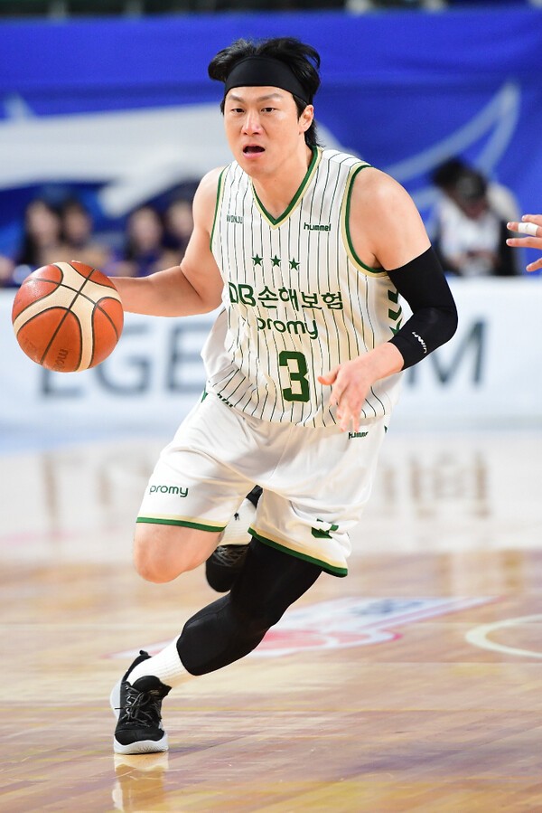 '금강불괴' <b>이정현</b>, KBL 최초 <b>700경기</b> 연속 출전
