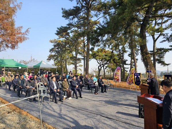  나주시가 지난 24일 학림마을 주민단체참여숲 황톳길 개통식을 진행했다.[사진=나주시 제공]