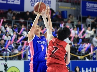 이해란 31점 폭발, <b>삼성생명</b> BNK에 설욕 성공…<b>신한은행</b>도 3연패 탈출