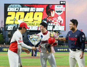 '<b>대투수</b>' KIA <b>양현종</b>, <b>송진우</b> 넘어 역대 최다 2053 탈삼진 신기록 수립