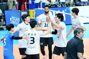 <b>현대캐피탈</b>, <b>우리카드</b> 3-1로 제압하고 7연승 달리며 '단독 질주' 이어가